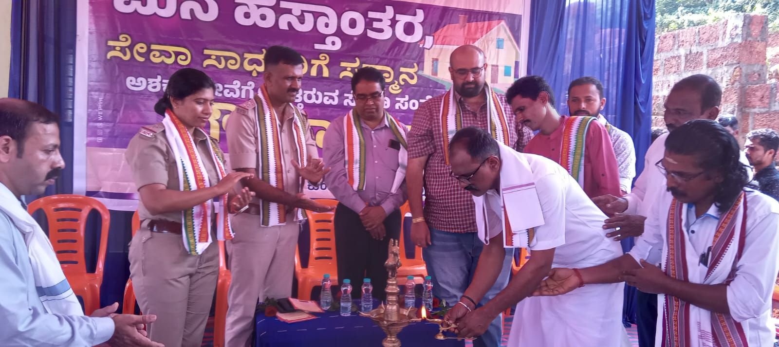 ಸಹಾಯಹಸ್ತ ಲೋಕಸೇವಾ ಚಾರಿಟೇಬಲ್ ಟ್ರಸ್ಟ್ ನಿಂದ “ನೆರಳು” ಮನೆ ಹಸ್ತಾಂತರ|ವಿವಿಧ ಚಾರಿಟೇಬಲ್ ಟ್ರಸ್ಟ್, ಸಹಕರಿಸಿದವರಿಗೆ ಸನ್ಮಾನ, ಗೌರವಾರ್ಪಣೆ