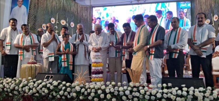 ನಿಮ್ಮ ವ್ಯಕ್ತಿತ್ವವೇ ಹಾಸ್ಯಕ್ಕೆ ವಸ್ತು: ಮದ್ಯಪ್ರಿಯರಿಗೆ ಎಚ್ಚರಿಕೆ ನೀಡಿದ ವೀರೇಂದ್ರ ಹೆಗ್ಗಡೆ | ತೆಂಕಿಲ ಗೌಡ ಸಮುದಾಯ ಭವನದಲ್ಲಿ ಗಾಂಧಿಸ್ಮೃತಿ, ಬೃಹತ್ ಜನಜಾಗೃತಿ ಸಮಾವೇಶ