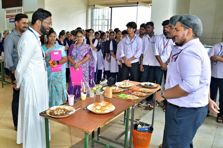 ಪುತ್ತೂರು: ಸೈಂಟ್ ಪಿಲೋಮಿನಾ ಕಾಲೇಜಿನಲ್ಲಿ ‘ಮಾಸ್ಟರ್ ಮಿಕ್ಸ್ ಶೆಫ್ಟ್’ ಅಗ್ನಿಯಿಲ್ಲದೆ ಅಡುಗೆ ಸ್ಪರ್ಧೆ