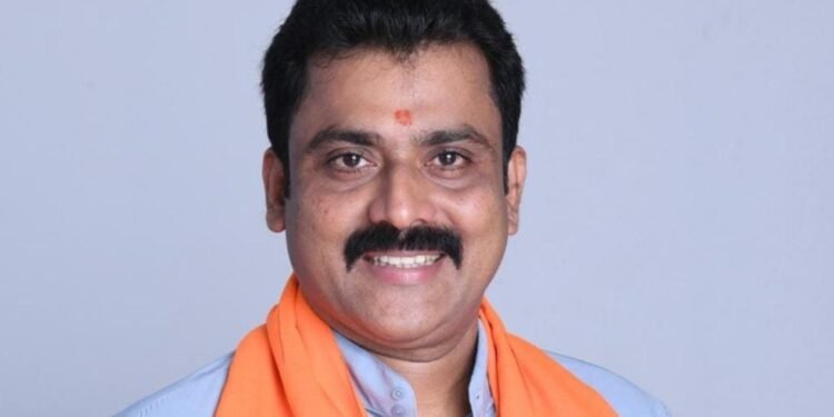 ಛಲವಾದಿ ನಾರಾಯಣಸ್ವಾಮಿ ಅವರನ್ನು ನಾಯಿಗೆ ಹೋಲಿಸಿದ ಶಾಸಕ ಅಶೋಕ್ ರೈ ವರ್ತನೆ ಖಂಡನೀಯ: ಕ್ಷಮೆ ಯಾಚಿಸಲು ಶಾಸಕ ಕಿಶೋರ್ ಕುಮಾರ್ ಆಗ್ರಹ