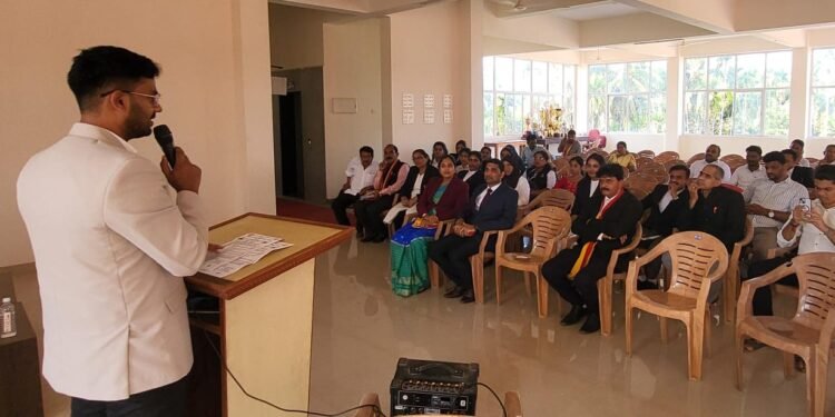 ಪುತ್ತೂರಿನಲ್ಲಿ ಯುವ ನ್ಯಾಯವಾದಿಗಳಿಗೆ ಐಎಎಸ್–ಐಪಿಎಸ್ ಸ್ಪರ್ಧಾತ್ಮಕ ಪರೀಕ್ಷೆಗಳ ಮಾಹಿತಿ ಕಾರ್ಯಗಾರ