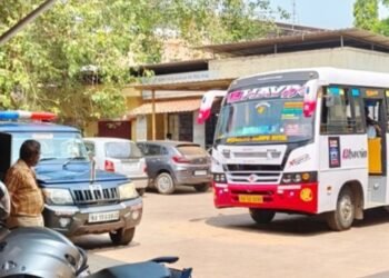 ಪುತ್ತೂರು: ಬಸ್ಸಿಂದ ರಸ್ತೆಗೆಸೆಯಲ್ಪಟ್ಟ ಪ್ರಯಾಣಿಕ – ಮಾನವೀಯತೆ ಮೆರೆದ ಚಾಲಕ