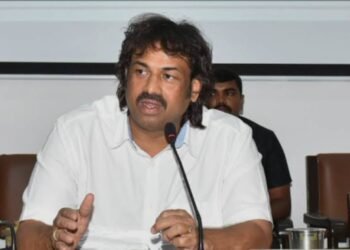 16 ವರ್ಷದೊಳಗಿನ ವಿದ್ಯಾರ್ಥಿಗಳಿಗೆ ಮೊಬೈಲ್ ನಿಷೇಧ? ಸರ್ಕಾರದ ಗಂಭೀರ ಚಿಂತನೆ