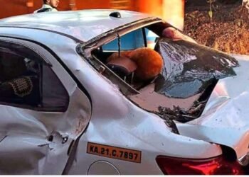 ಸುಳ್ಯ: ಚಲಿಸುತ್ತಿದ್ದ ಕಾರಿನ ಮೇಲೆ ಮರ ಬಿದ್ದು ಅವಘಡ – ಪ್ರಯಾಣಿಕರು ಪಾರು