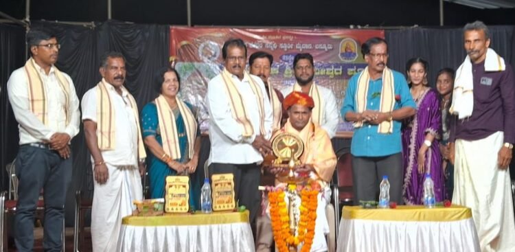 ಬನ್ನೂರು ಶನೀಶ್ವರ ಸನ್ನಿಧಿಯಲ್ಲಿ ಸ್ಫೂರ್ತಿ ಯುವಕ, ಯುವತಿ, ಮಹಿಳಾ, ಬಾಲಸಭಾದ ವಾರ್ಷಿಕೋತ್ಸವ