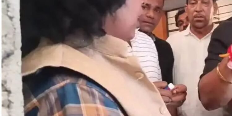 ಕರ್ತವ್ಯ ನಿರ್ಲಕ್ಷ್ಯ ಆರೋಪ:ಪುತ್ತೂರು ಪ್ರಥಮ ದರ್ಜೆ ಕಾಲೇಜಿನ ಪ್ರಾಂಶುಪಾಲೆ ಅಮಾನತಿಗೆ ಆದೇಶ