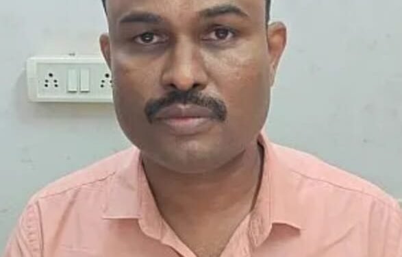 ಮಂಗಳೂರು: ಲಂಚ ಸ್ವೀಕರಿಸುವಾಗ ಎಸ್ಡಿಎ ಲೋಕಾಯುಕ್ತ ಬಲೆಗೆ