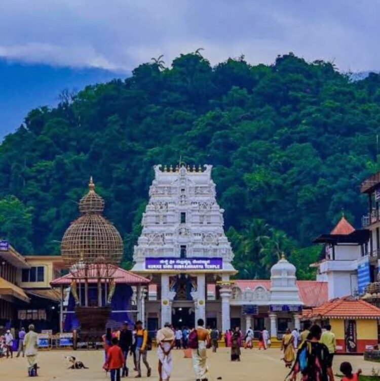 ನಾಳೆ ಕೇತುಗ್ರಸ್ತ ಚಂದ್ರಗ್ರಹಣ: ಪ್ರಮುಖ ದೇವಸ್ಥಾನಗಳಲ್ಲಿ ದರ್ಶನ ಸಮಯ ಬದಲಾವಣೆ, ಸೇವೆಗಳು ರದ್ದು