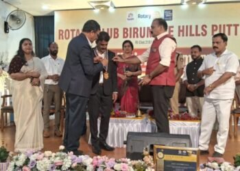ರೋಟರಿ ಕ್ಲಬ್ ಬಿರುಮಲೆ ಹಿಲ್ಸ್ ಅಧ್ಯಕ್ಷರಾಗಿ ಡಾ. ಗೋಪಾಲಕೃಷ್ಣ, ಕಾರ್ಯದರ್ಶಿಯಾಗಿ ಸಂತೋಷ್ ಕುಮಾರ್ ಪದ ಸ್ವೀಕಾರ | ಡಾ. ಸುರೇಶ್ ಪುತ್ತೂರಾಯರಿಗೆ ಸನ್ಮಾನ