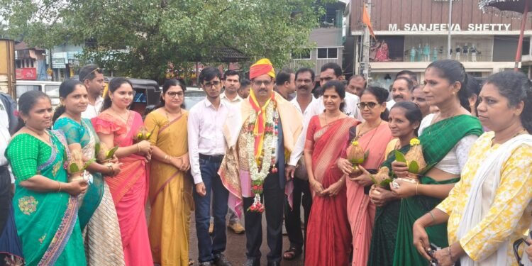 ನಾಡಪ್ರಭು ಕೆಂಪೇಗೌಡ ರಾಜ್ಯ ಪ್ರಶಸ್ತಿ ಪುರಸ್ಕೃತ ಕೇಶವ ಅಮೈ ಅವರಿಗೆ ದರ್ಬೆಯಲ್ಲಿ ಸ್ವಾಗತ, ಮೆರವಣಿಗೆ