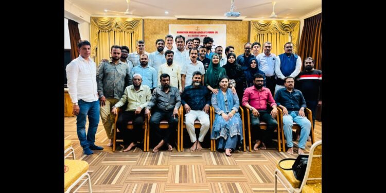 ಮಂಗಳೂರು: ಕರ್ನಾಟಕ ಮುಸ್ಲಿಂ ಅಡ್ವಕೇಟ್ಸ್ ಫೋರಂ ನೂತನ ಅಧ್ಯಕ್ಷ ಮುಜಫರ್ ಅಹ್ಮದ್ಗೆ ಅದ್ಧೂರಿ ಸನ್ಮಾನ