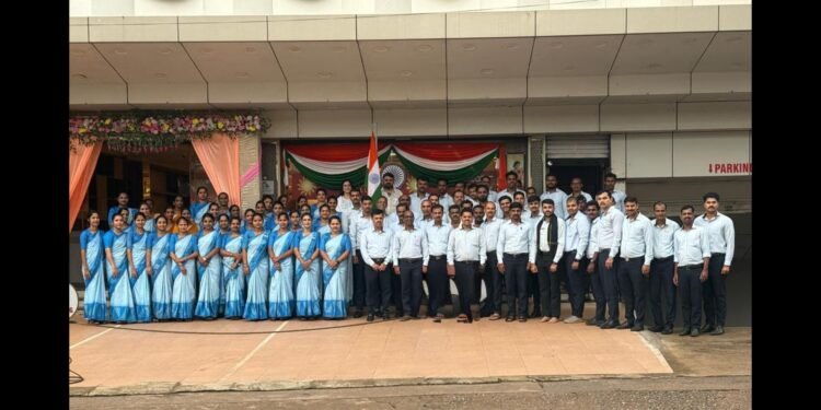 ಪುತ್ತೂರು: ಜಿ.ಎಲ್. ಆಚಾರ್ಯ ಜ್ಯುವೆಲ್ಲರ್ಸ್ನಲ್ಲಿ ಸಂಭ್ರಮದ ಸ್ವಾತಂತ್ರ್ಯೋತ್ಸವ ಆಚರಣೆ