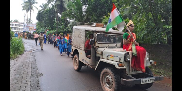 ಅಂಬಿಕಾ ಸಮೂಹ ಶಿಕ್ಷಣ ಸಂಸ್ಥೆಗಳಲ್ಲಿ ಸ್ವಾತಂತ್ರ್ಯೋತ್ಸವ; ಕ್ರಾಂತಿಕಾರಿಗಳ ತ್ಯಾಗದಿಂದ ದೇಶಕ್ಕೆ ಸ್ವಾತಂತ್ರ್ಯ: ಶ್ರೀಕಾಂತ ಶೆಟ್ಟಿ ಕಾರ್ಕಳ