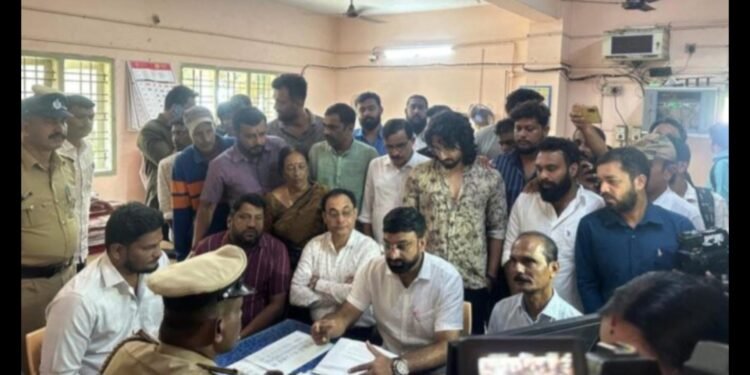 ವಂದೇ ಮಾತರಂಗೆ ಅವಮಾನ ಆರೋಪ: ಸೋನಿಯಾ ಗಾಂಧಿ ವಿರುದ್ಧ ವಿಕಾಸ್ ಪುತ್ತೂರು ದೂರು