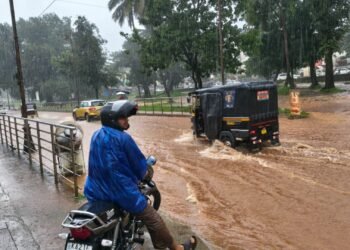 ಕುಕ್ಕೆ ಸುಬ್ರಹ್ಮಣ್ಯದಲ್ಲಿ ಭಾರೀ ಮಳೆ; ಆದಿ ಸುಬ್ರಹ್ಮಣ್ಯ ದೇವಳಕ್ಕೆ ನುಗ್ಗಿದ ನೆರೆ ನೀರು