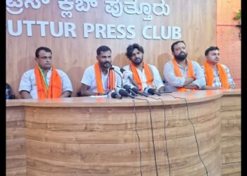 ದರ್ಬೆ ಗಲಾಟೆ: ನಿಷ್ಪಕ್ಷಪಾತ ತನಿಖೆಗೆ ಆಗ್ರಹಿಸಿ ಆ. 31ರಂದು ಪುತ್ತೂರು ಚಲೋ | ಘಟನೆ ಬಗ್ಗೆ, ಚಲೋದ ಬಗ್ಗೆ ಪತ್ರಿಕಾಗೋಷ್ಠಿಯಲ್ಲಿ ಮಾಹಿತಿ ನೀಡಿದ ವಿಹಿಂಪ, ಬಜರಂಗದಳ, ಹಿಂಜಾವೇ ಮಾಹಿತಿ