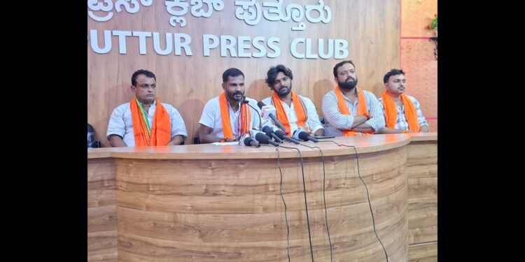 ದರ್ಬೆ ಗಲಾಟೆ: ನಿಷ್ಪಕ್ಷಪಾತ ತನಿಖೆಗೆ ಆಗ್ರಹಿಸಿ ಆ. 31ರಂದು ಪುತ್ತೂರು ಚಲೋ | ಘಟನೆ ಬಗ್ಗೆ, ಚಲೋದ ಬಗ್ಗೆ ಪತ್ರಿಕಾಗೋಷ್ಠಿಯಲ್ಲಿ ಮಾಹಿತಿ ನೀಡಿದ ವಿಹಿಂಪ, ಬಜರಂಗದಳ, ಹಿಂಜಾವೇ ಮಾಹಿತಿ