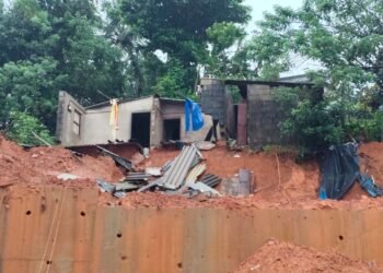 ಸಂಪ್ಯ: ಭಾರೀ ಮಳೆಗೆ ಕೊಲ್ಯದಲ್ಲಿ ಬರೆ ಜರಿದು, ಕುಸಿದ ಮನೆ!!