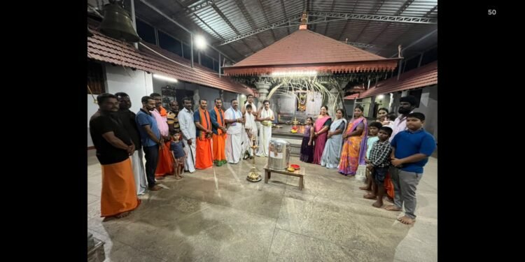 ಬೆಳಾಲು ಅನಂತ ಪದ್ಮನಾಭ ದೇವಸ್ಥಾನದಲ್ಲಿ ಸಾಮೂಹಿಕ ತುಪ್ಪದ ದೀಪ ಬೆಳಗಿಸಿ ಪ್ರಾರ್ಥನೆ