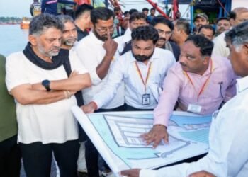 ಮಂಗಳೂರು ಮೀನುಗಾರಿಕಾ ಬಂದರಿಗೆ ಸಿಎಂ ಡಿ.ಕೆ. ಶಿವಕುಮಾರ್ ಭೇಟಿ; ಕಾಮಗಾರಿ ಪರಿಶೀಲನೆ