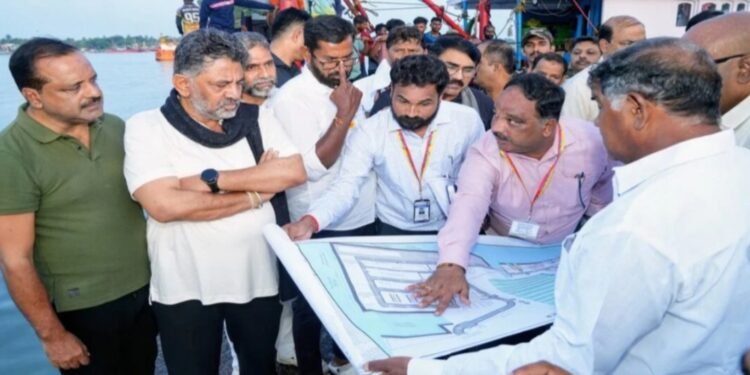 ಮಂಗಳೂರು ಮೀನುಗಾರಿಕಾ ಬಂದರಿಗೆ ಸಿಎಂ ಡಿ.ಕೆ. ಶಿವಕುಮಾರ್ ಭೇಟಿ; ಕಾಮಗಾರಿ ಪರಿಶೀಲನೆ