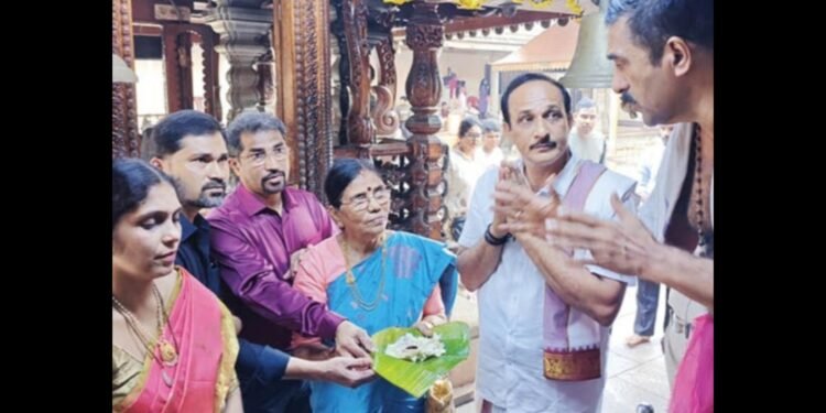 ಮಹಾಲಿಂಗೇಶ್ವರ ದೇವರಿಗೆ ಮಾಜಿ ಶಾಸಕಿ ಶಕುಂತಳಾ ಶೆಟ್ಟಿಯವರಿಂದ ಸ್ವರ್ಣ ಸಮರ್ಪಣೆ