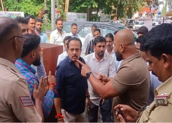 ಪುತ್ತೂರು: ಪ್ರೆಸ್ ಕ್ಲಬ್  ಅವರಣದಲ್ಲಿ ಶಾಸಕ ಬೆಂಬಲಿಗರಿಂದ ಹಕೀಂ ಕೂರ್ನಡ್ಕ ಪ್ರೆಸ್‌ಮೀಟ್‌  ತಡೆಯತ್ನ ..!!