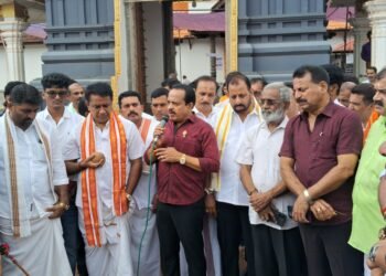 ಮೈಸೂರು ಕಂಬಳಕ್ಕೆ ಪುತ್ತೂರಿನಿಂದ ಹೊರಟ ಕೋಣಗಳು | ಕಂಬಳಕ್ಕೆ ಉತ್ತಮ ಮನ್ನಣೆ ಸಿಗುವಂತಾಗಲಿ: ಶಾಸಕ ಅಶೋಕ್ ಕುಮಾರ್ ರೈ|ಕಂಬಳ ಕೋಣಗಳು ಮೈಸೂರು ತಲುಪುತ್ತಿದ್ದಂತೆ ಉತ್ತಮ ಮಳೆಯಾಗಿದೆ; ದೇವಿಪ್ರಸಾದ್ ಶೆಟ್ಟಿ